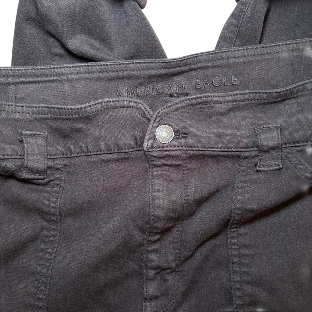 American Eagle Outfitters Women’s Dark Cargo Pants - Picture 3 of 4